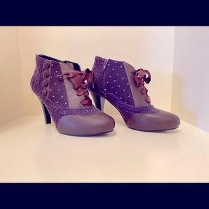 Poetic License Booties Size 8.5